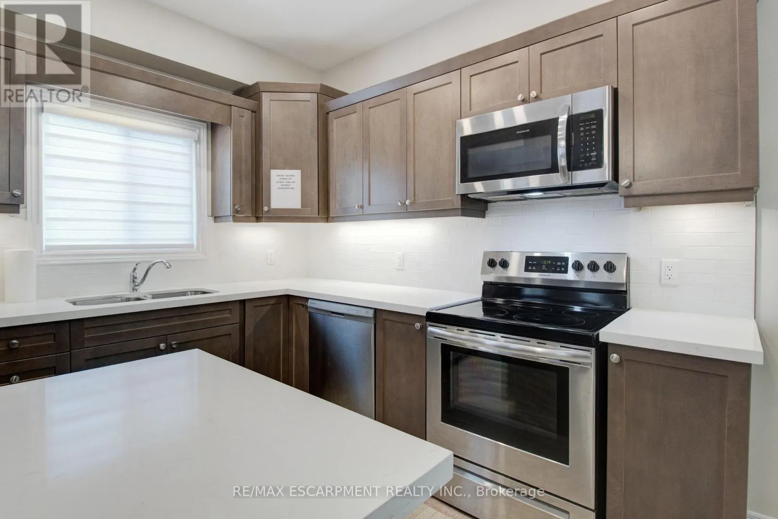7387 SHERRILEE CRESCENT