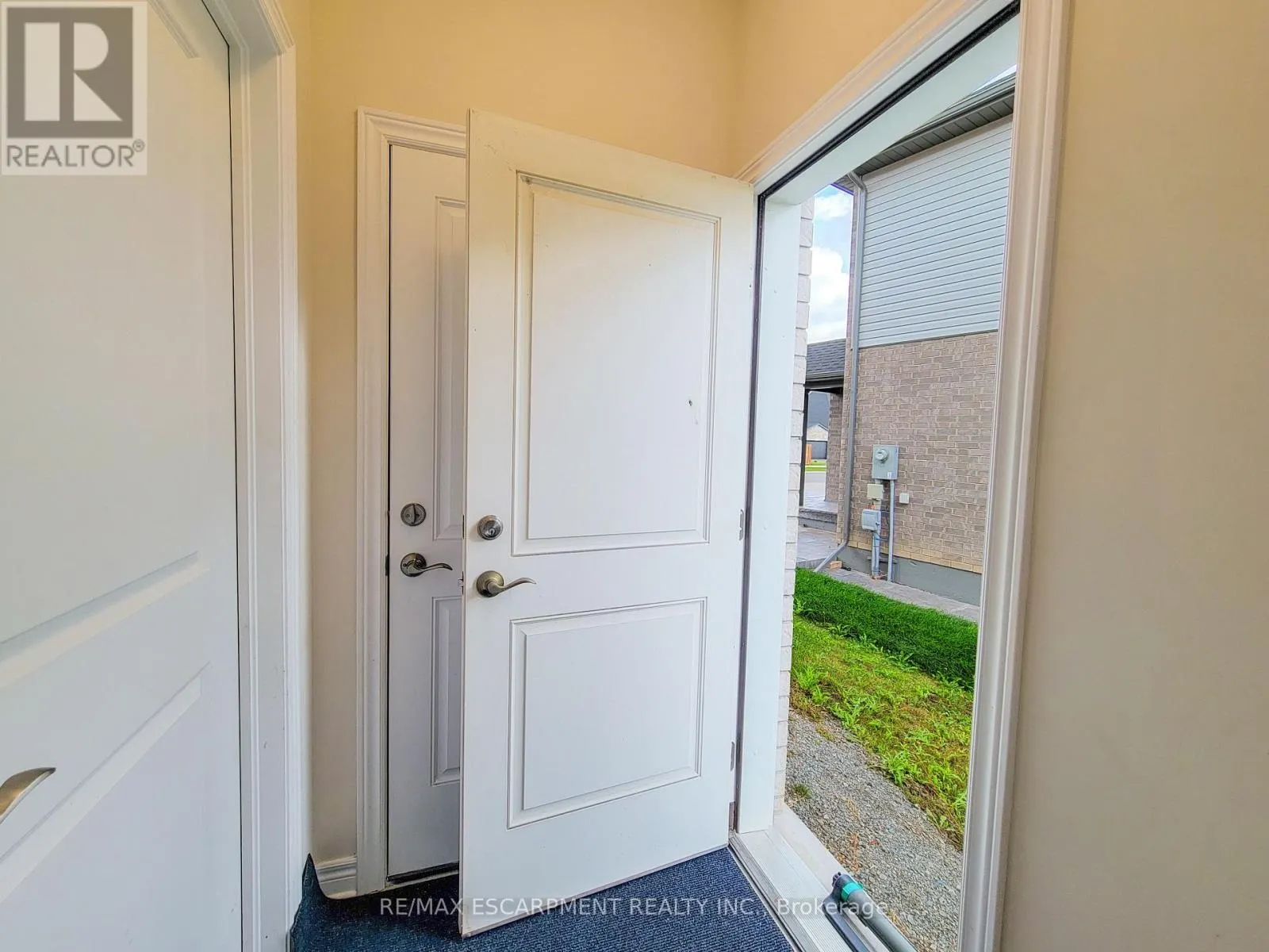 7387 SHERRILEE CRESCENT