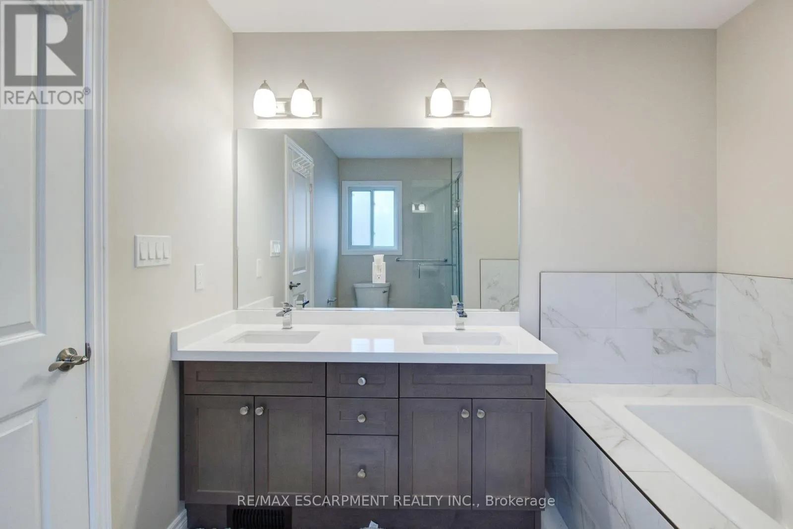 7387 SHERRILEE CRESCENT