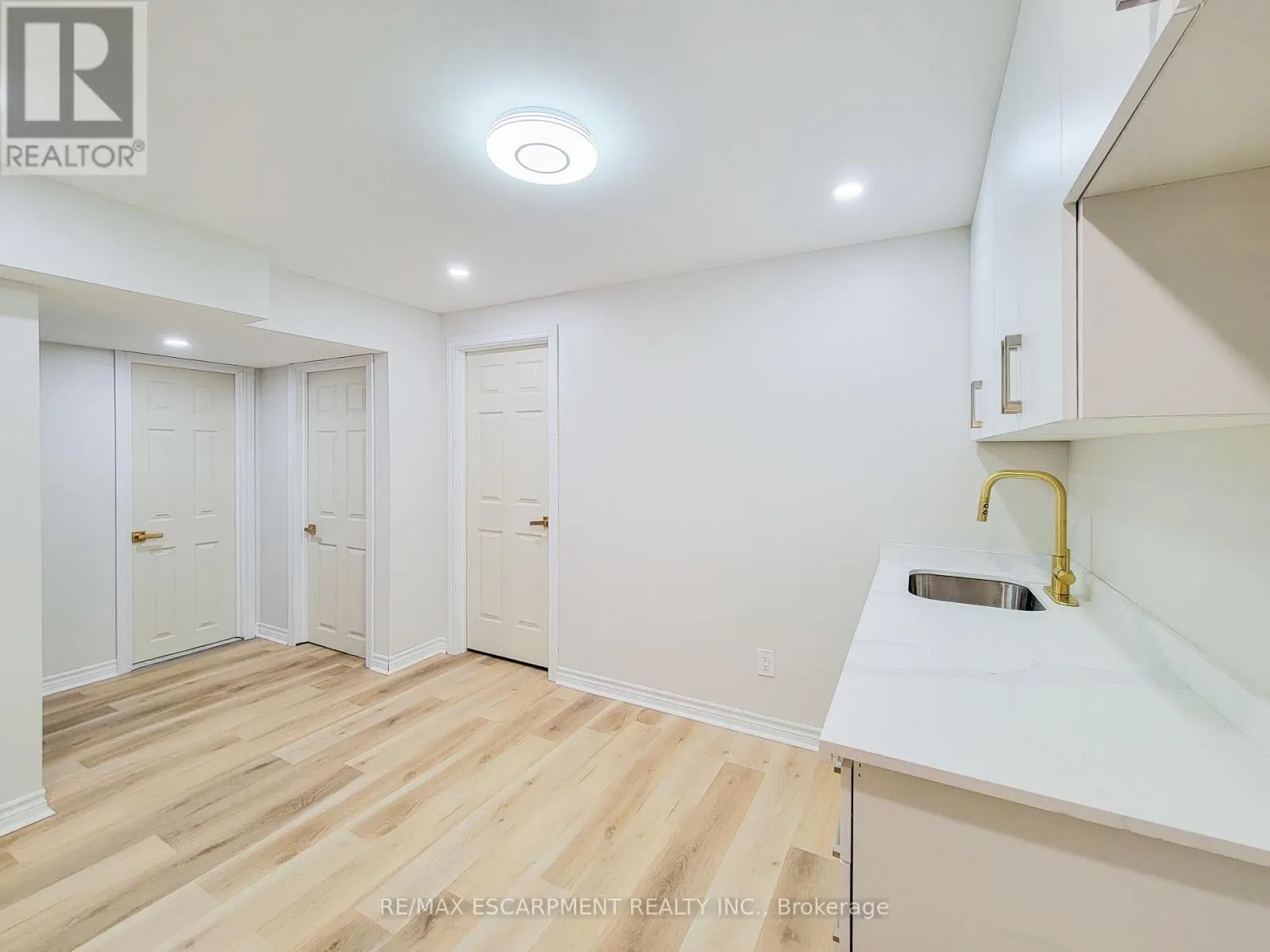 7387 SHERRILEE CRESCENT