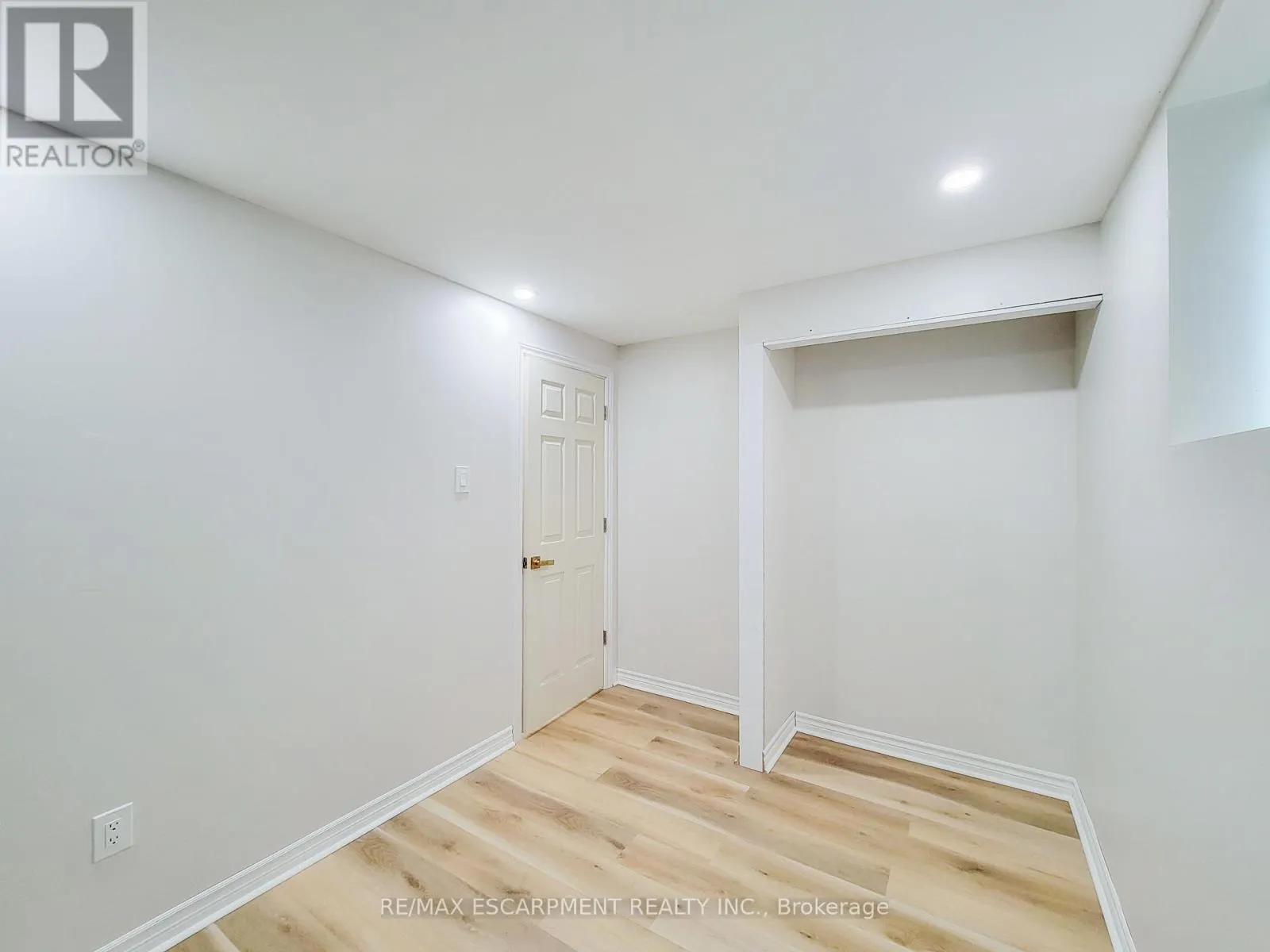 7387 SHERRILEE CRESCENT