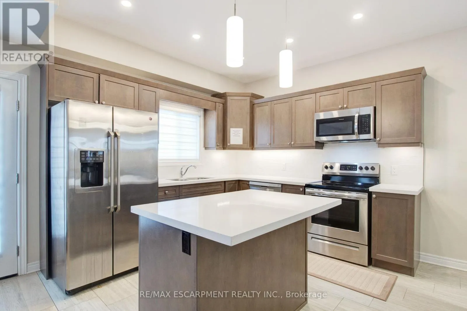 7387 SHERRILEE CRESCENT