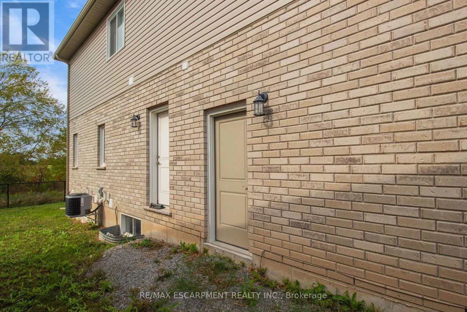 7387 SHERRILEE CRESCENT