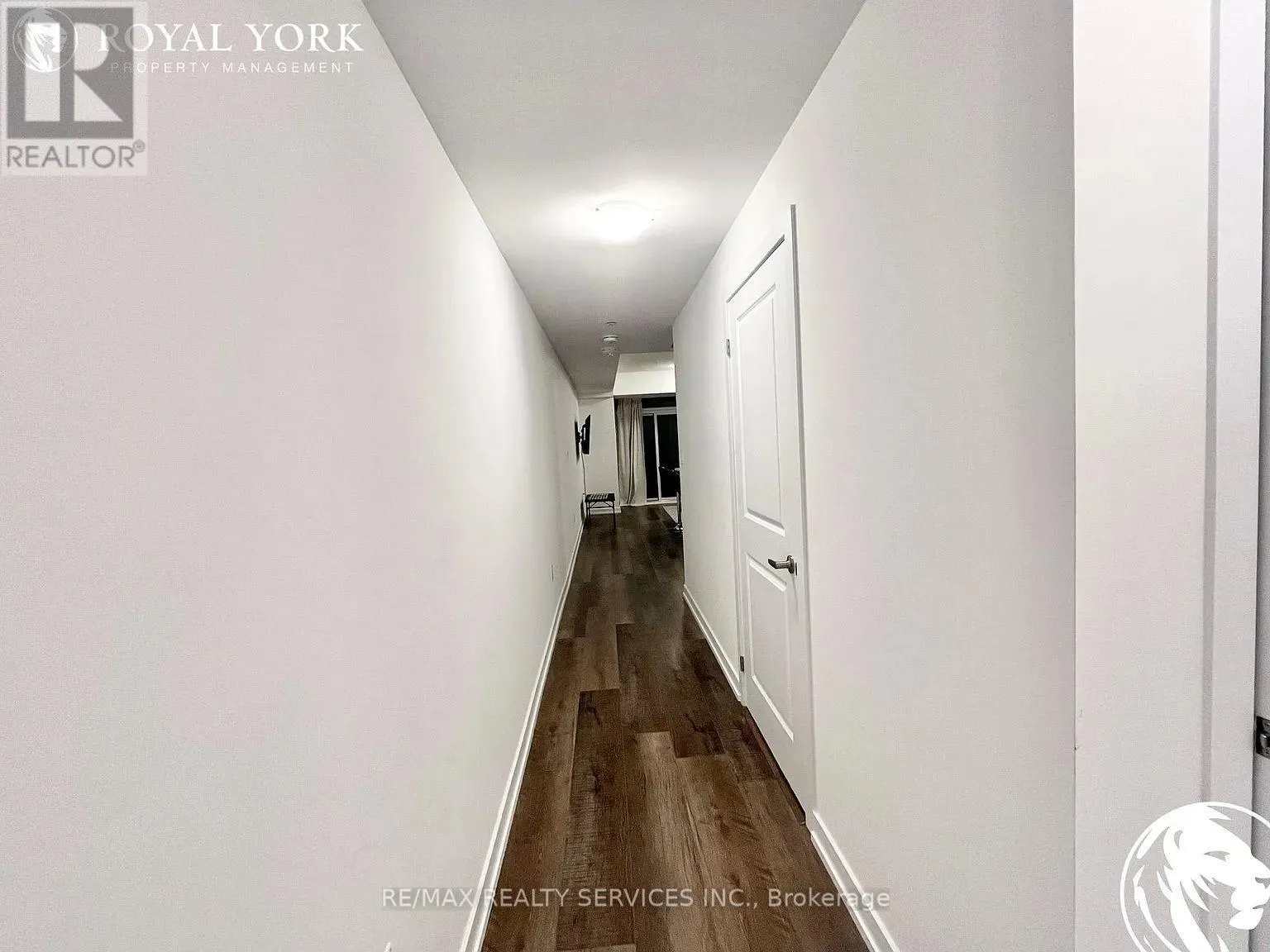 460 DUNDAS STREET