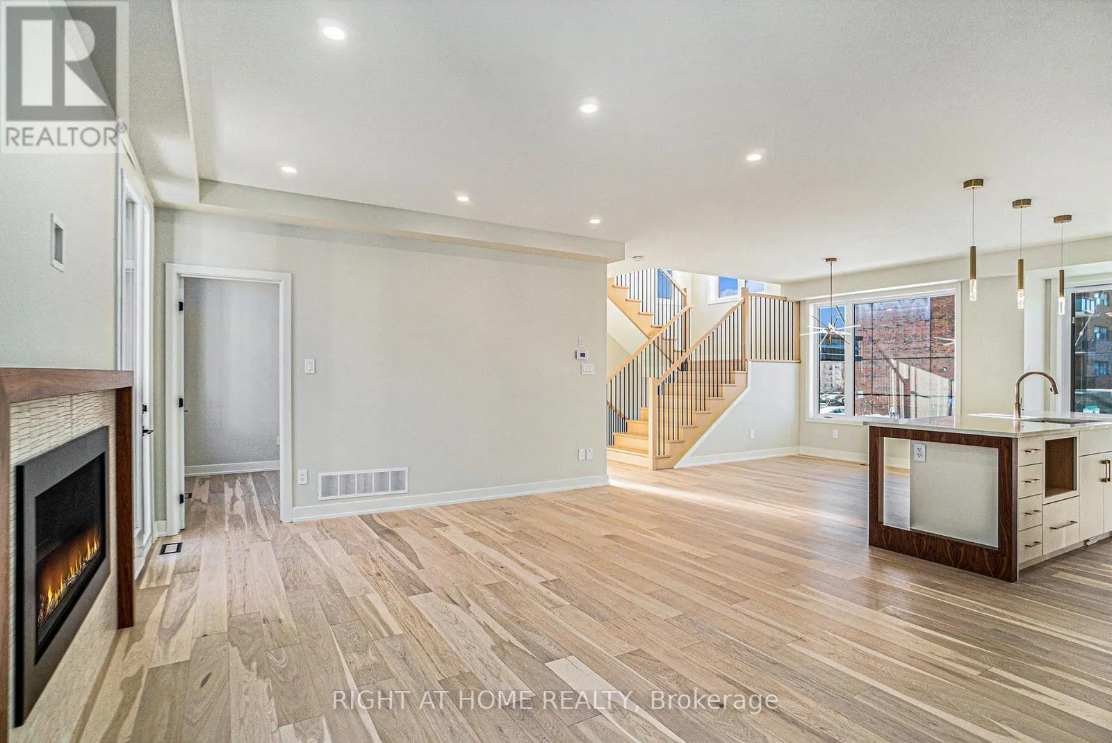 583 CODD'S ROAD N