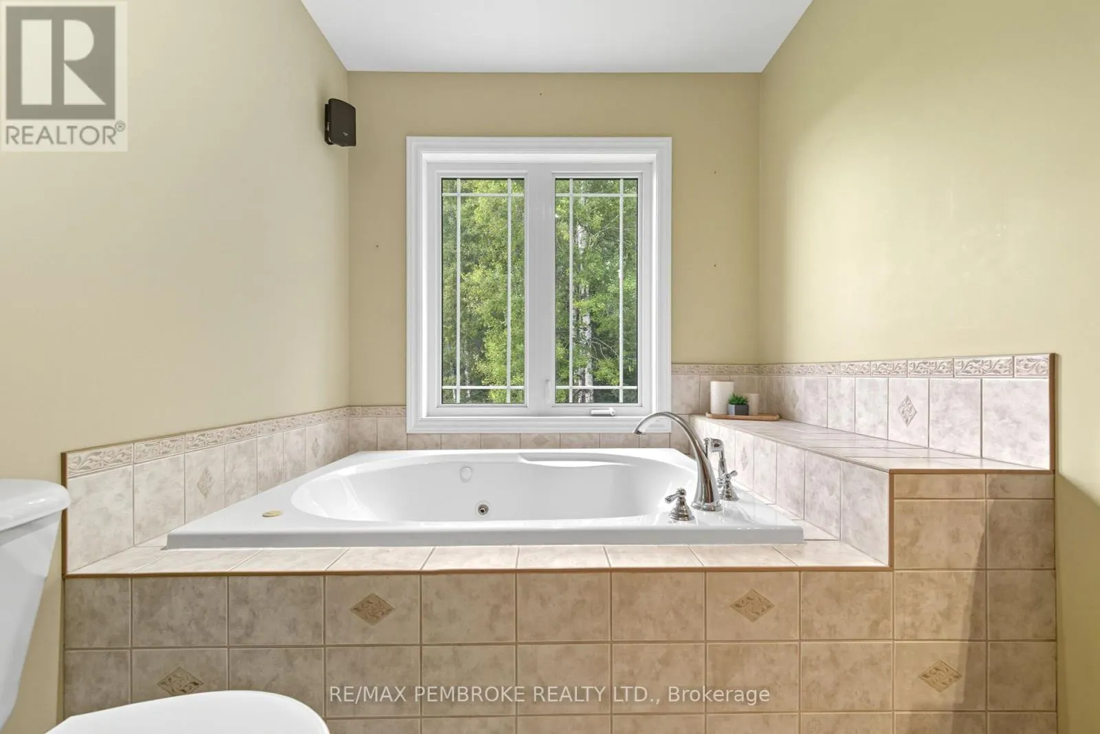 B - 1940 COBDEN ROAD, #b