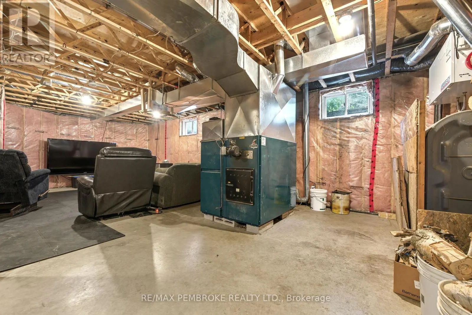 B - 1940 COBDEN ROAD, #b