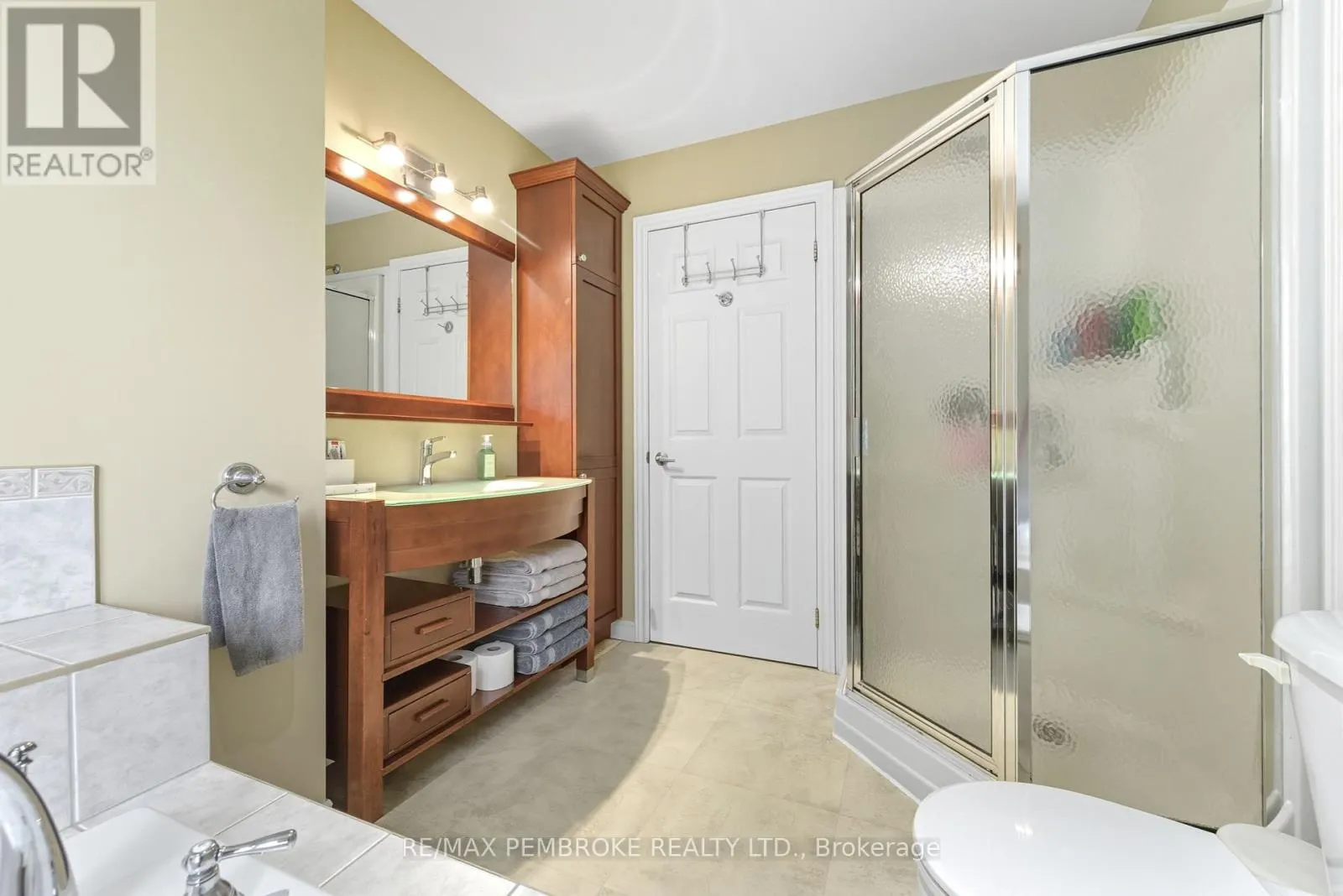 B - 1940 COBDEN ROAD, #b