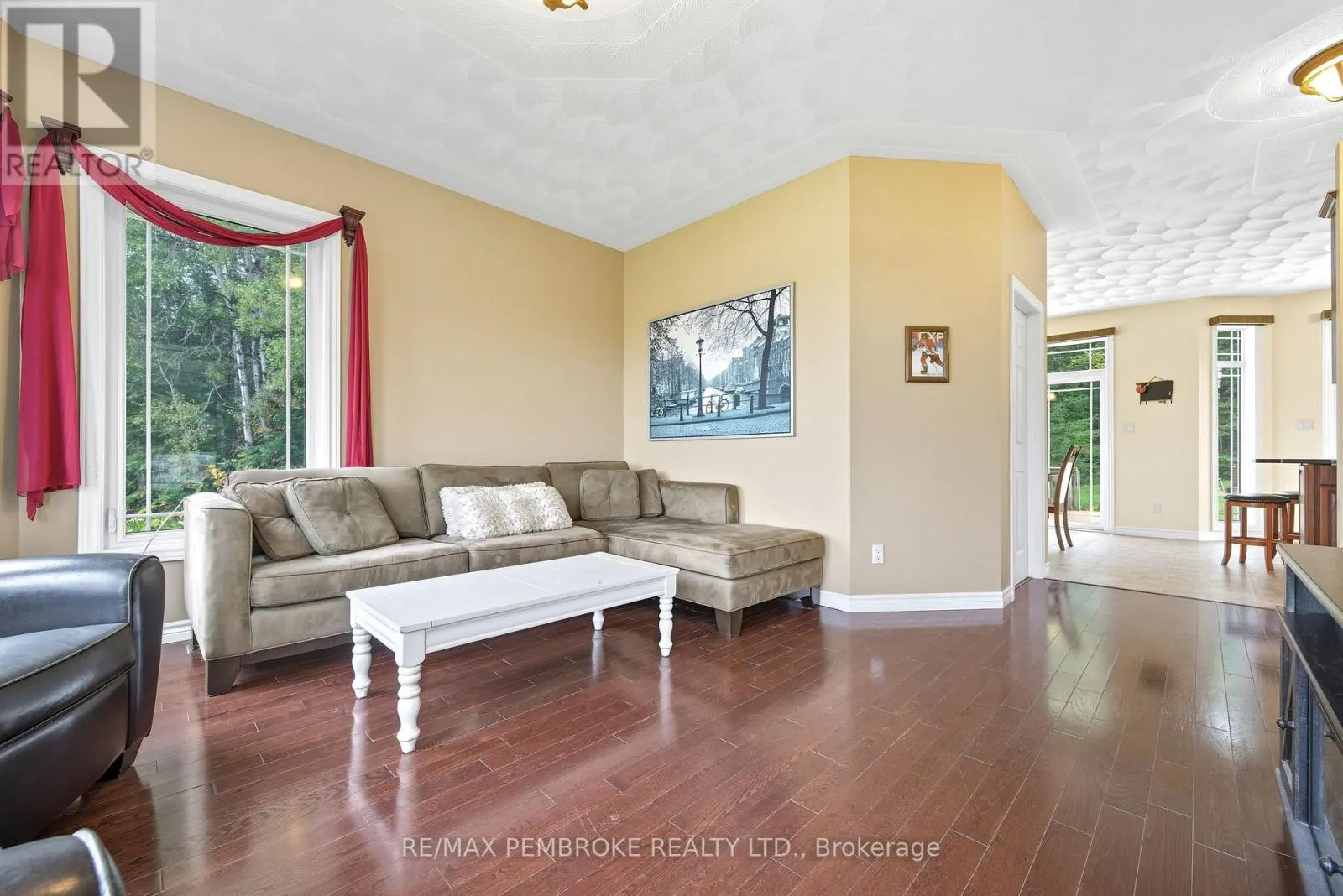 B - 1940 COBDEN ROAD, #b