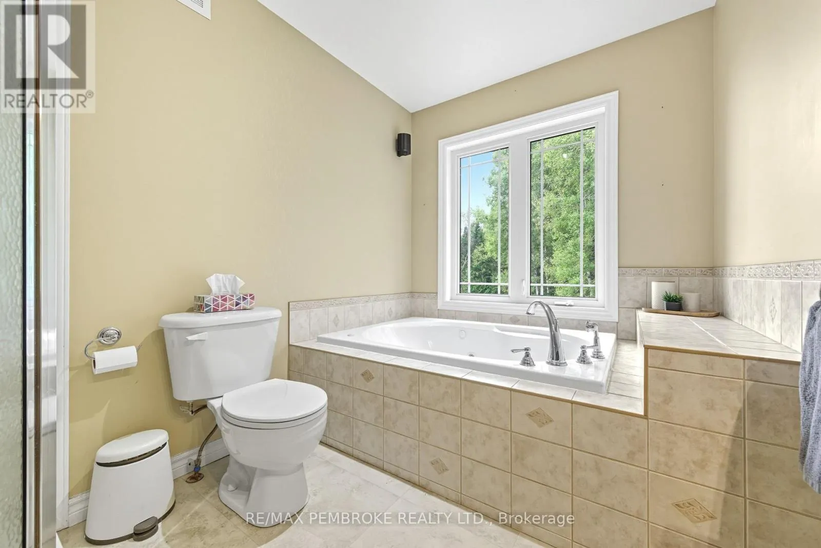B - 1940 COBDEN ROAD, #b