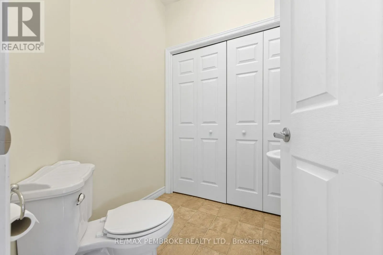 B - 1940 COBDEN ROAD, #b