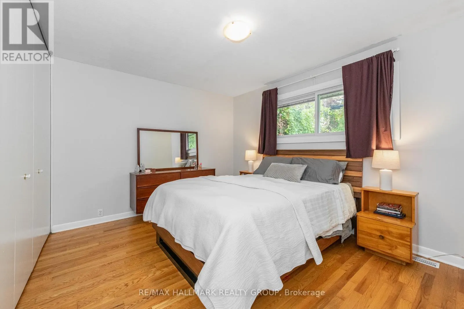 9 NEWBURY AVENUE