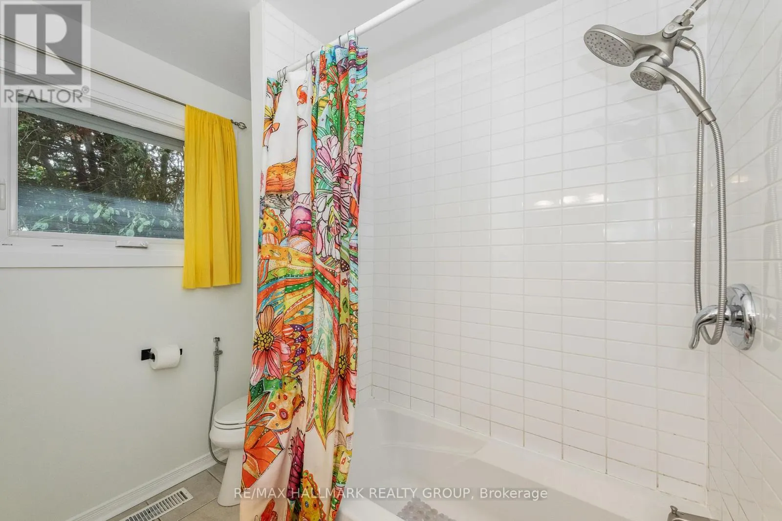 9 NEWBURY AVENUE