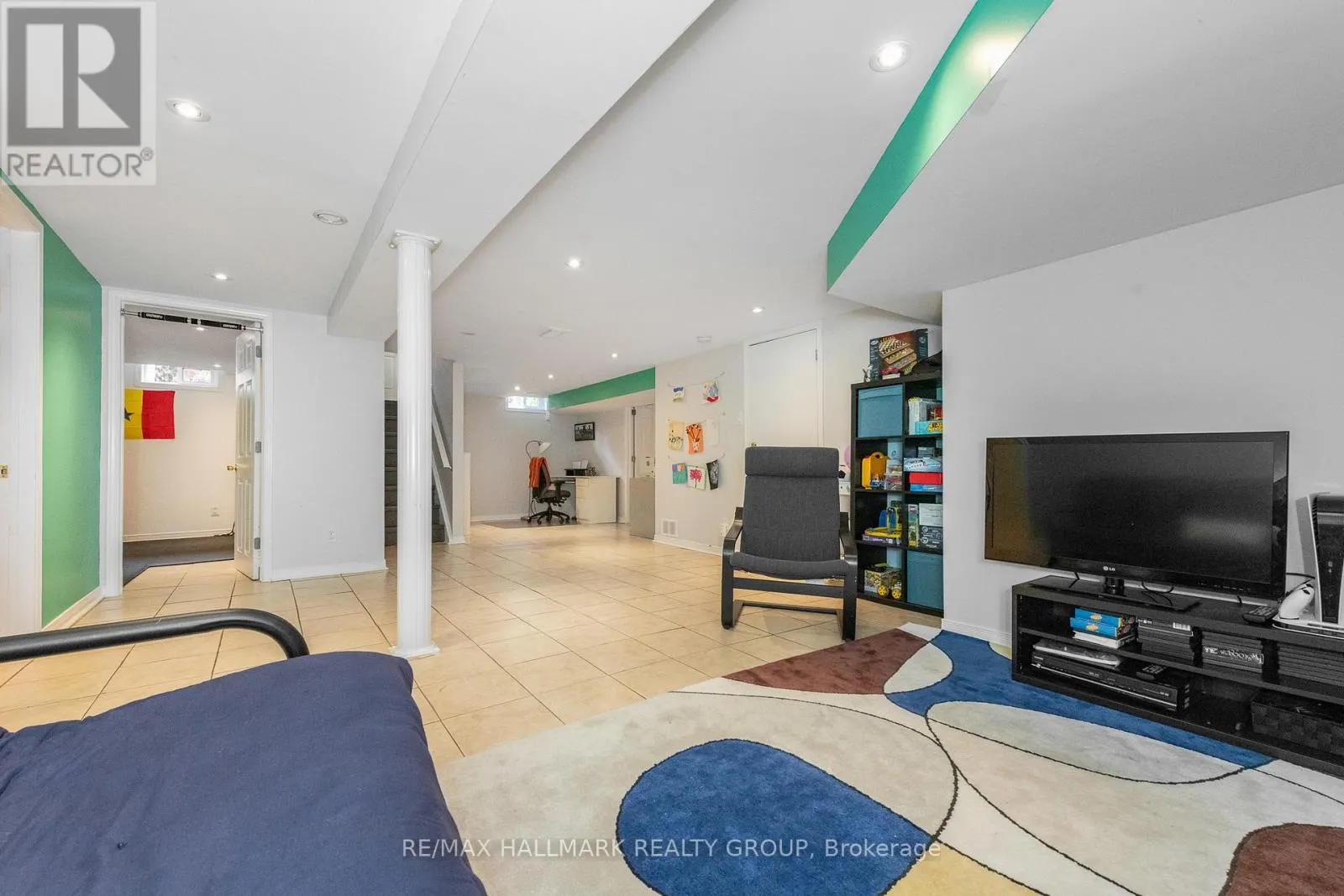 9 NEWBURY AVENUE