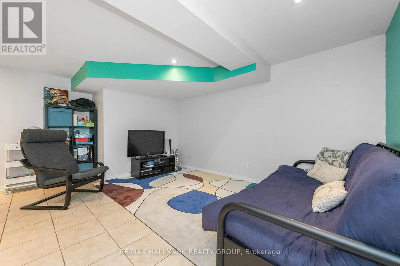 9 NEWBURY AVENUE