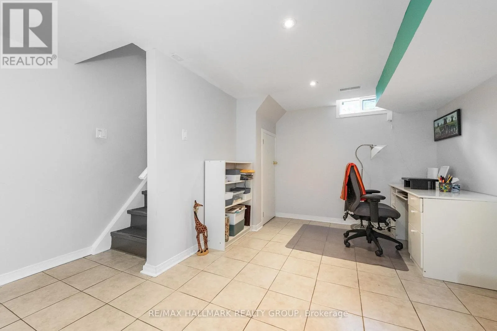 9 NEWBURY AVENUE