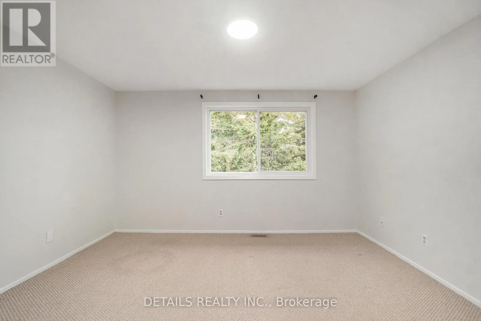 9 - 144 VALLEY STREAM, UNIT D DRIVE