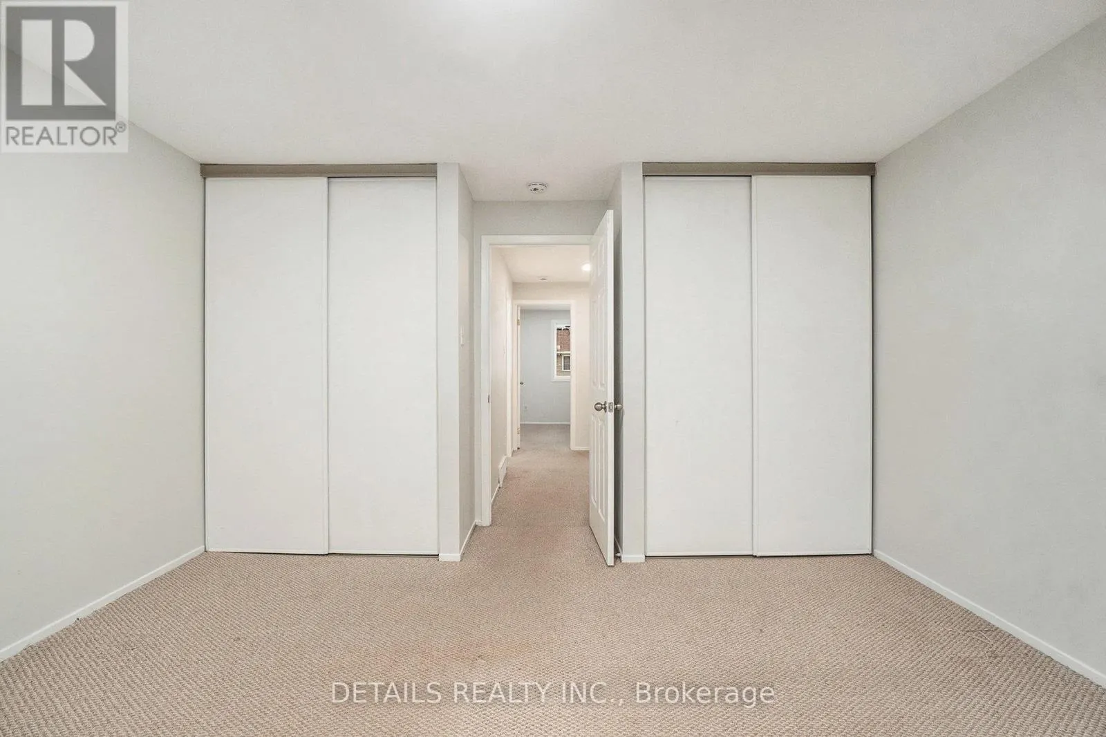 9 - 144 VALLEY STREAM, UNIT D DRIVE