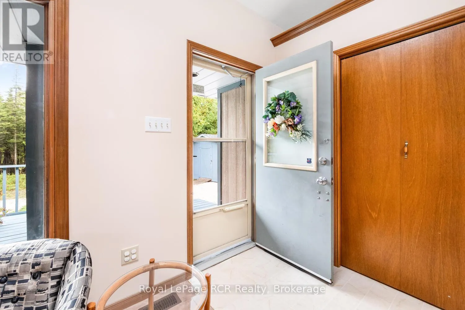 8 MOLLY STREET