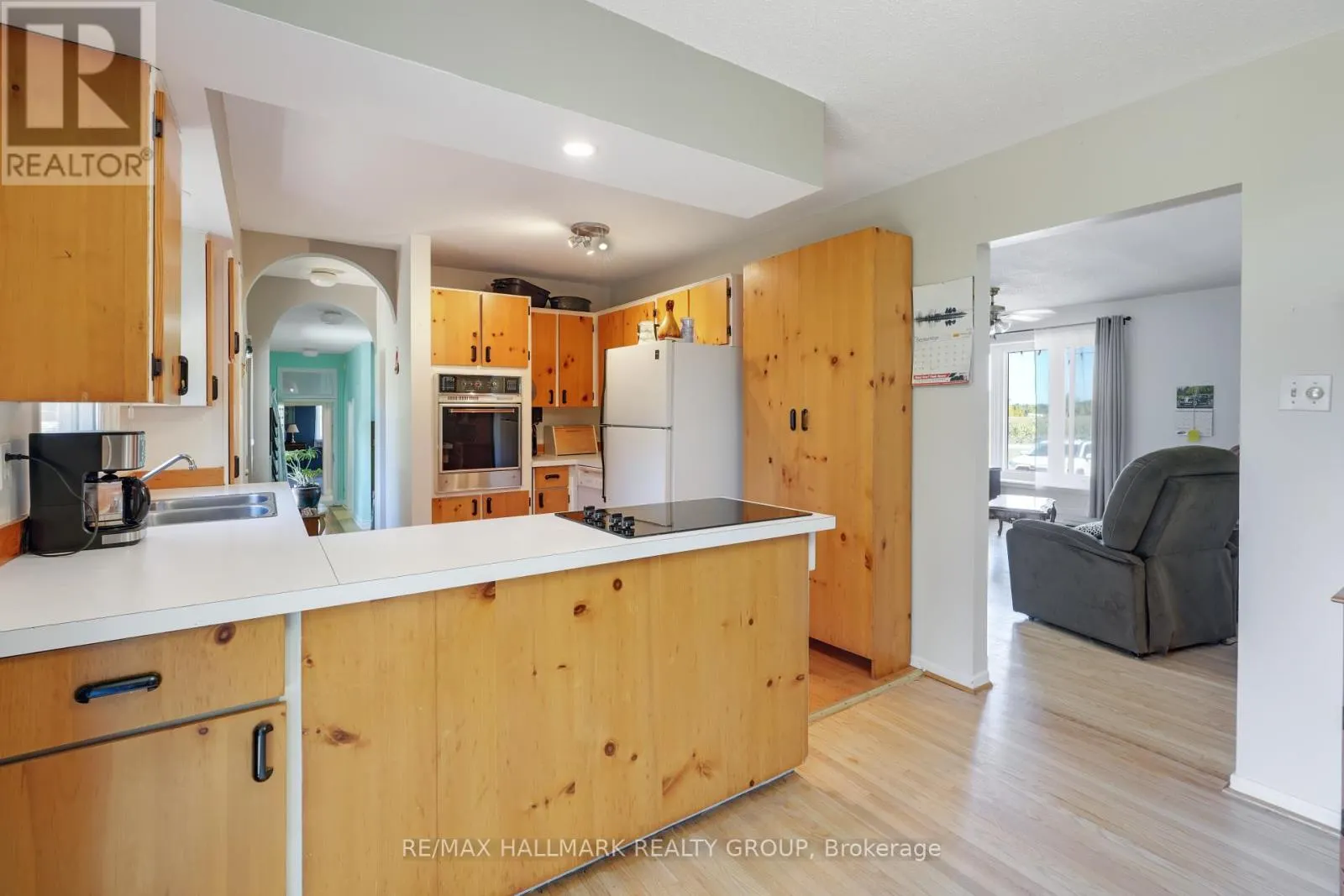5758 THIRD LINE ROAD N