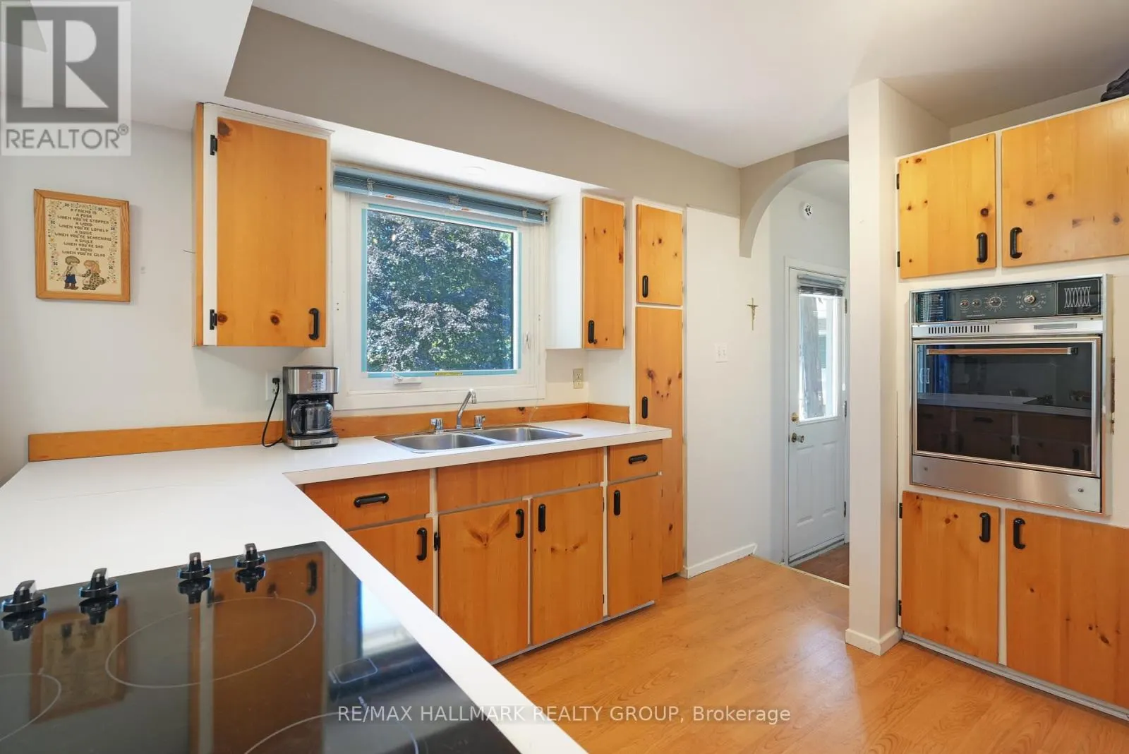 5758 THIRD LINE ROAD N