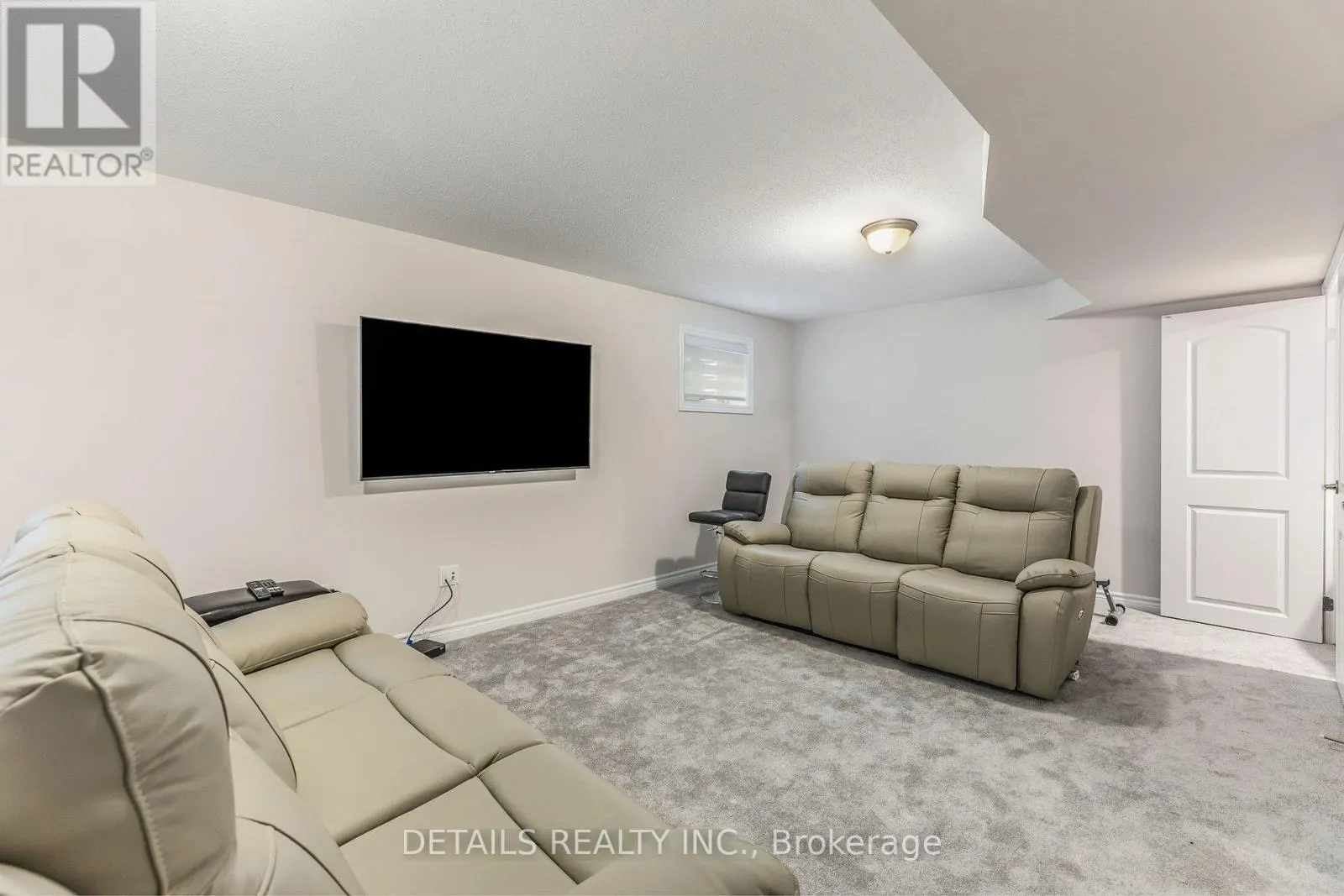 708 VENNECY TERRACE