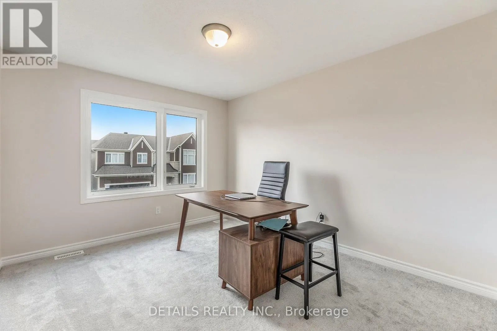 708 VENNECY TERRACE