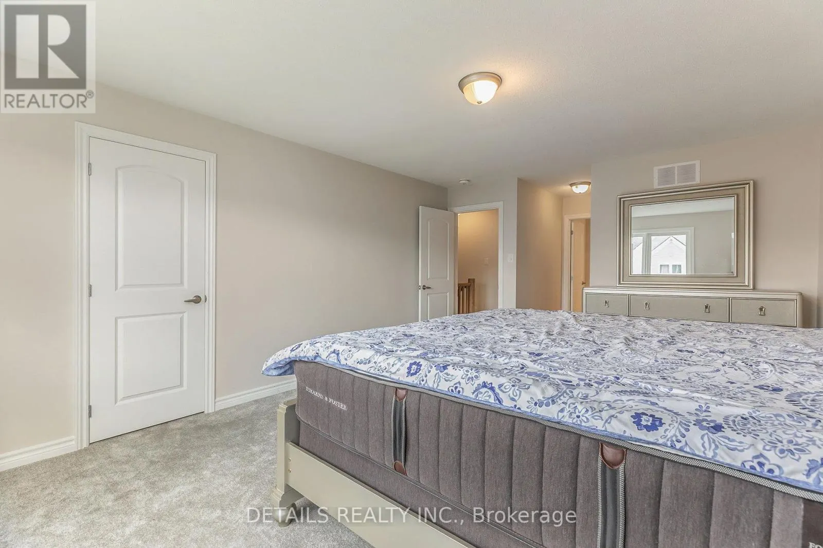 708 VENNECY TERRACE