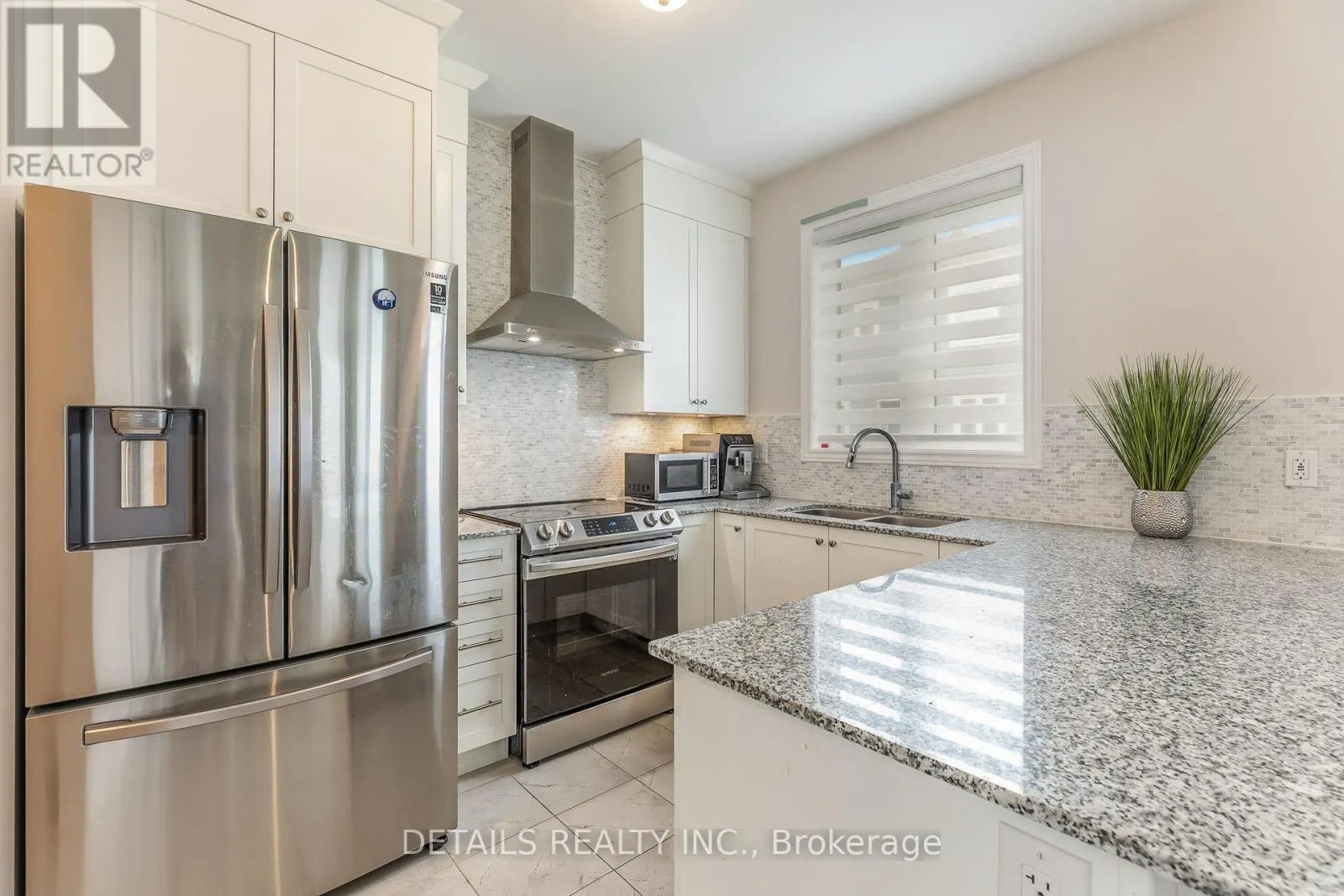 708 VENNECY TERRACE