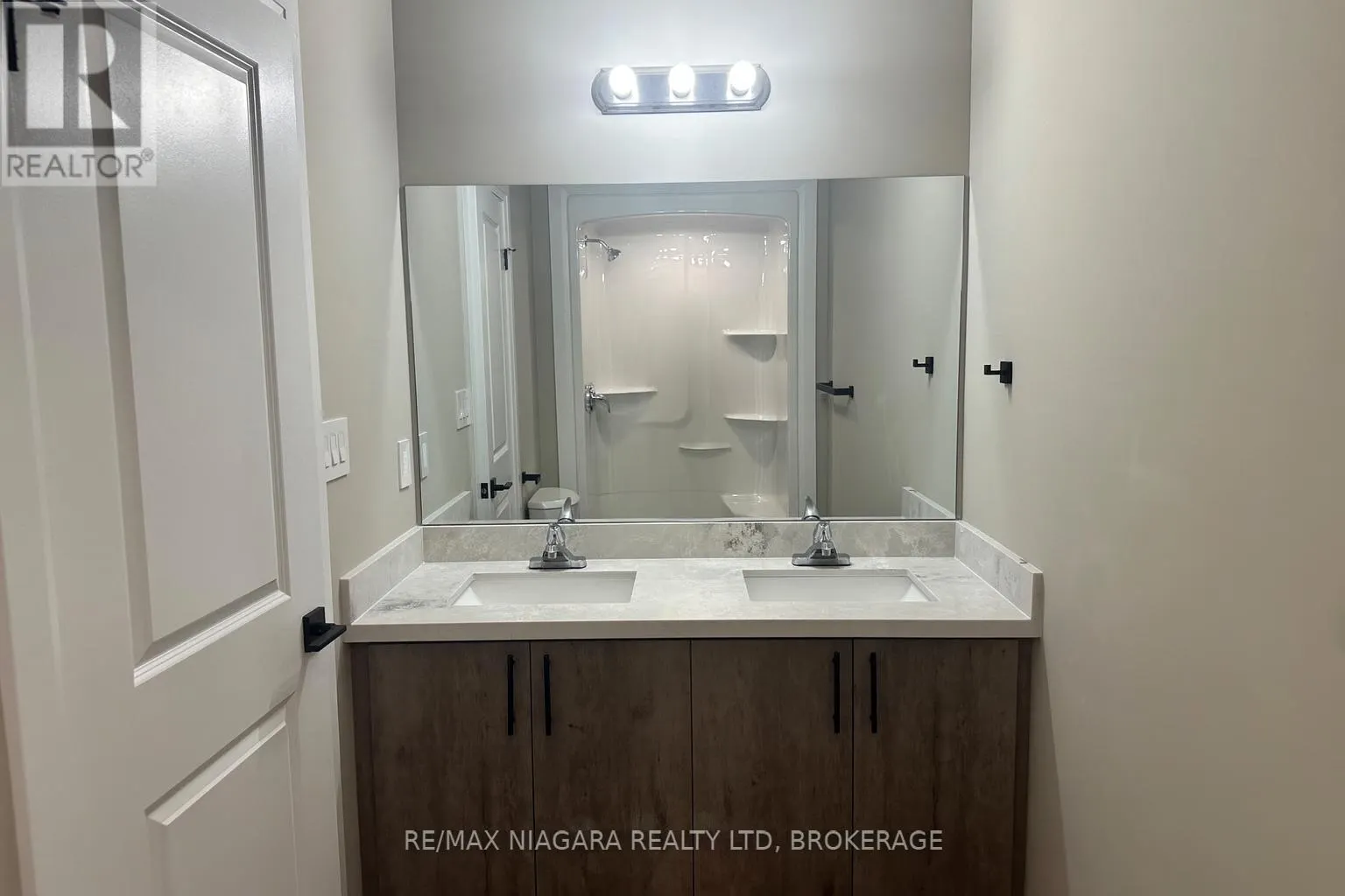 UNIT 4 - 17 KEYSTONE TRAIL, #UNIT 4