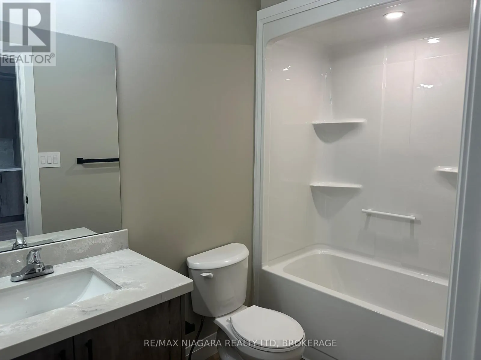 UNIT 4 - 17 KEYSTONE TRAIL, #UNIT 4