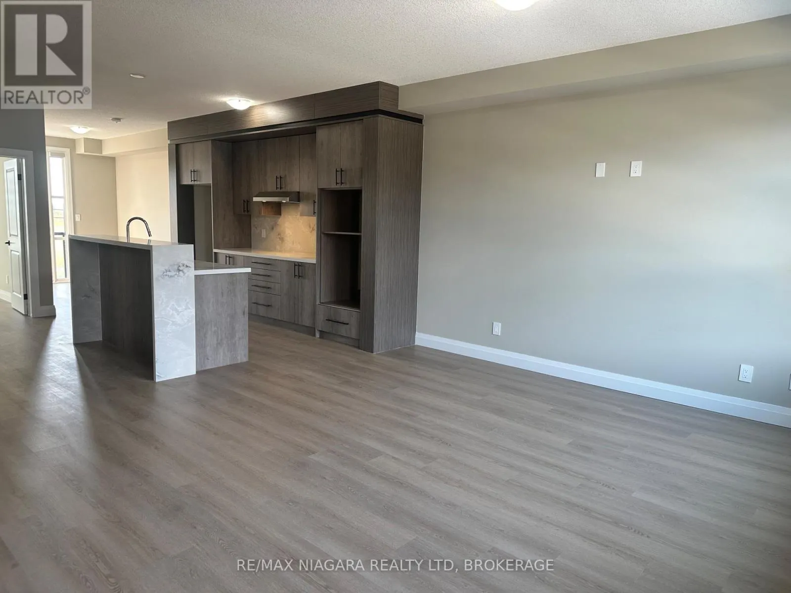 UNIT 4 - 17 KEYSTONE TRAIL, #UNIT 4