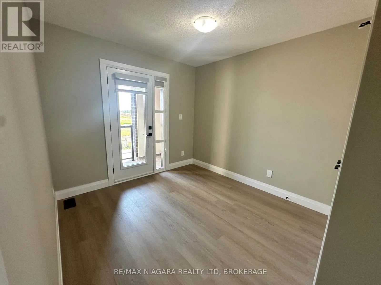 UNIT 4 - 17 KEYSTONE TRAIL, #UNIT 4