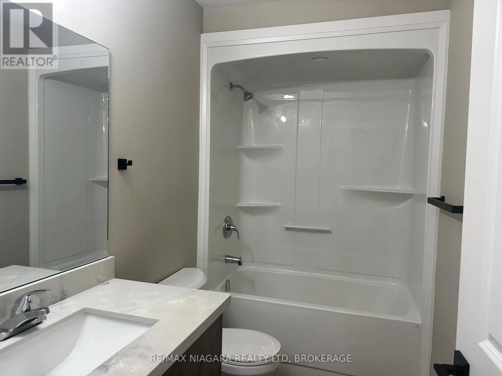 UNIT 4 - 17 KEYSTONE TRAIL, #UNIT 4