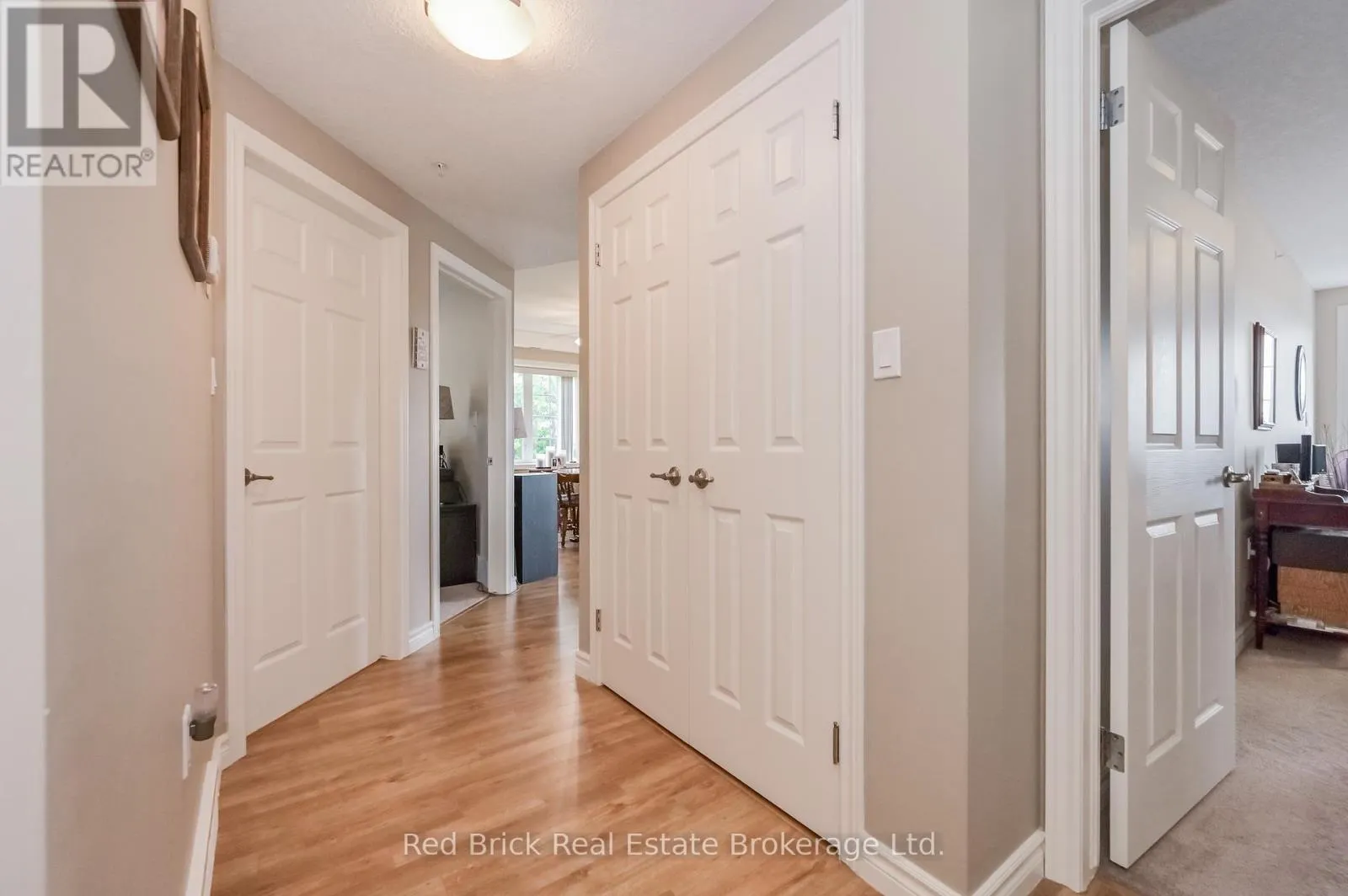 6492 GERRIE ROAD