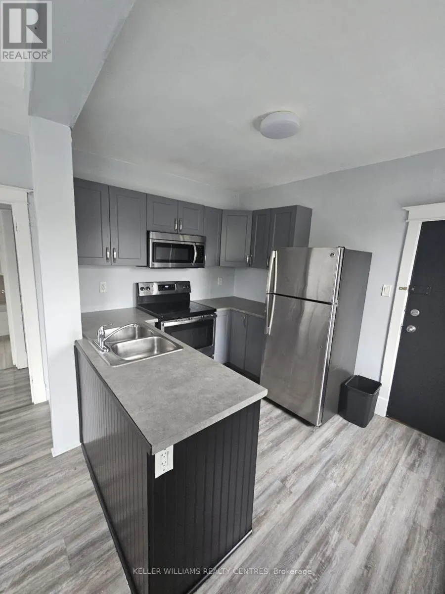 991 MAIN STREET E