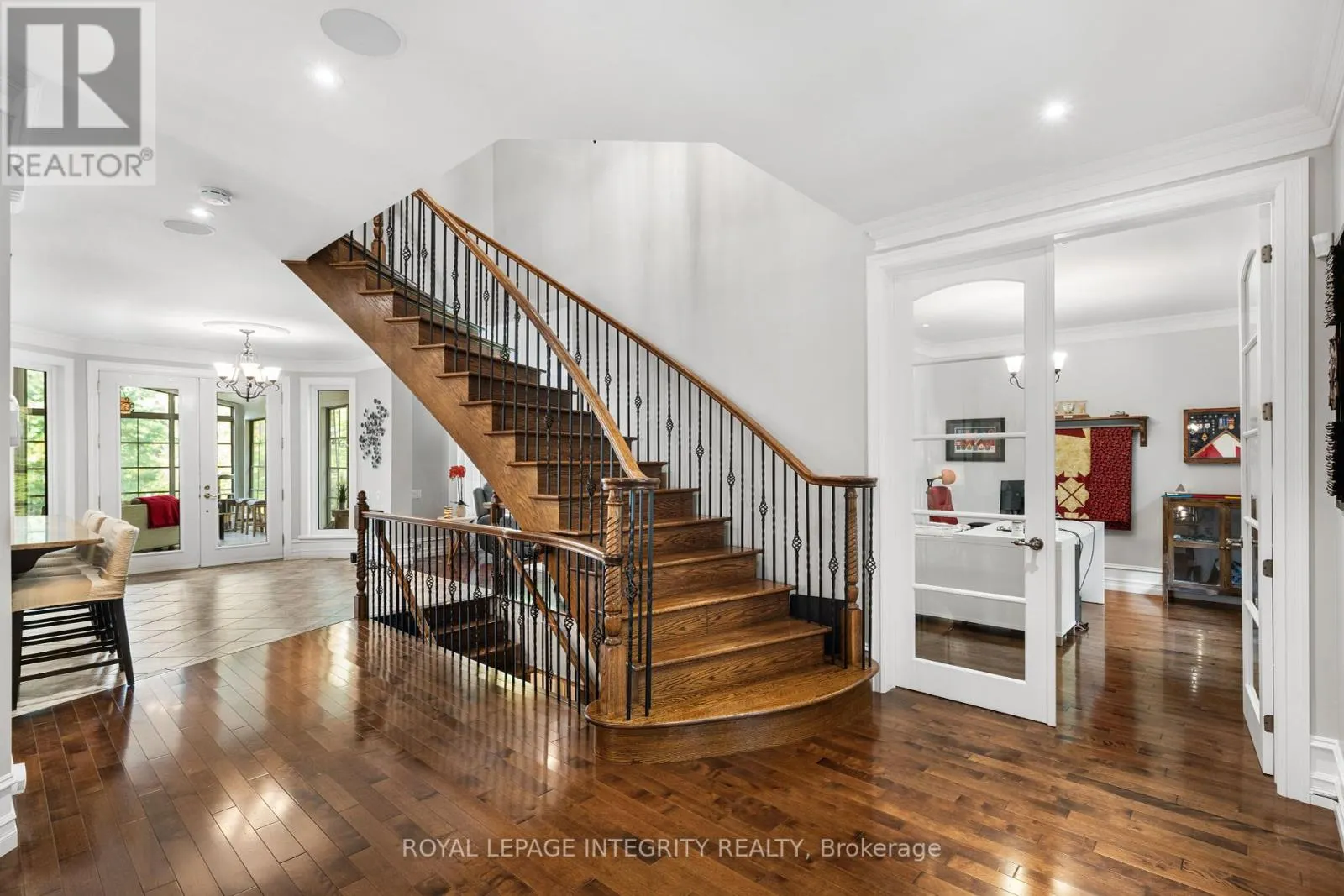 25 MARIE-EVE STREET E