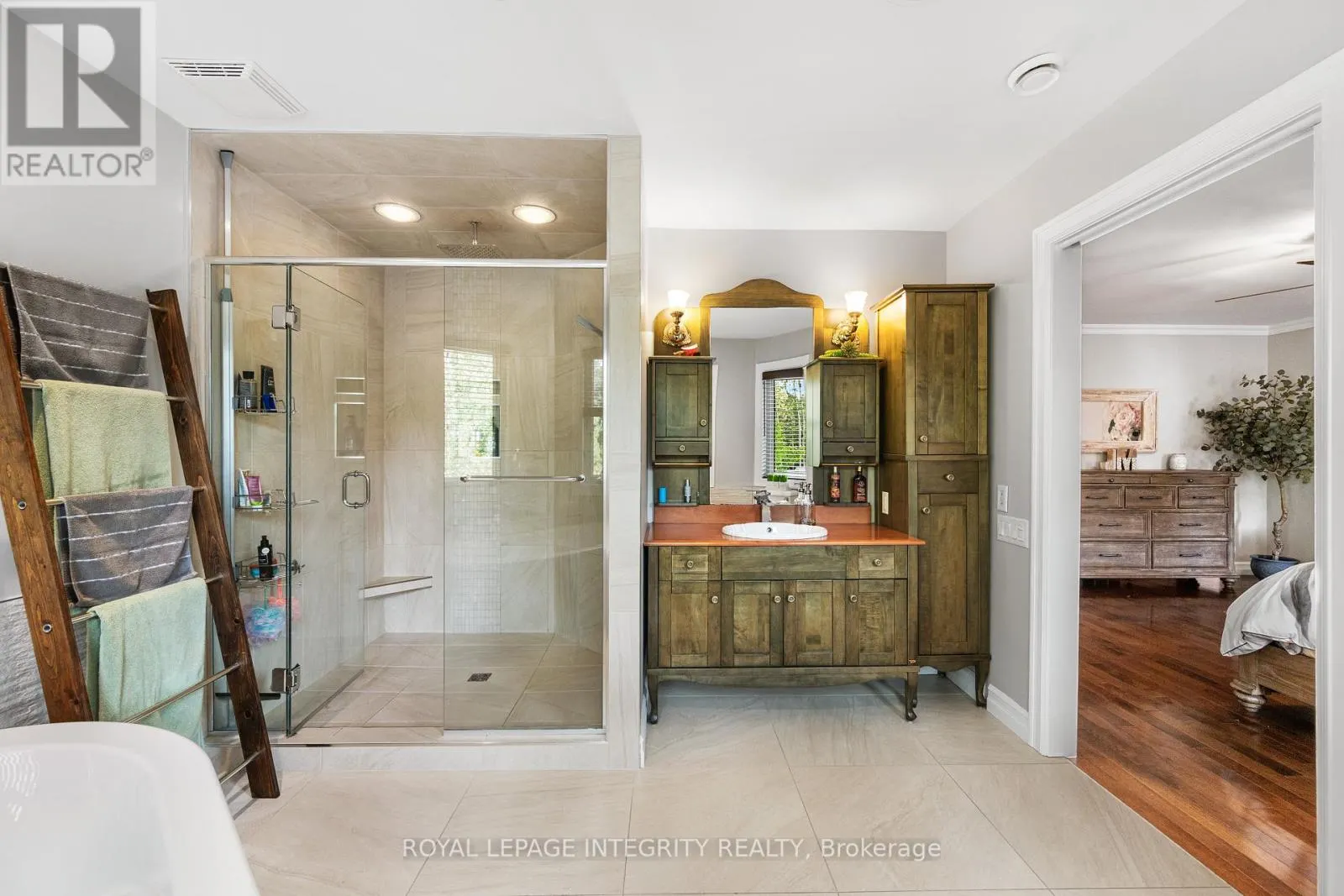 25 MARIE-EVE STREET E