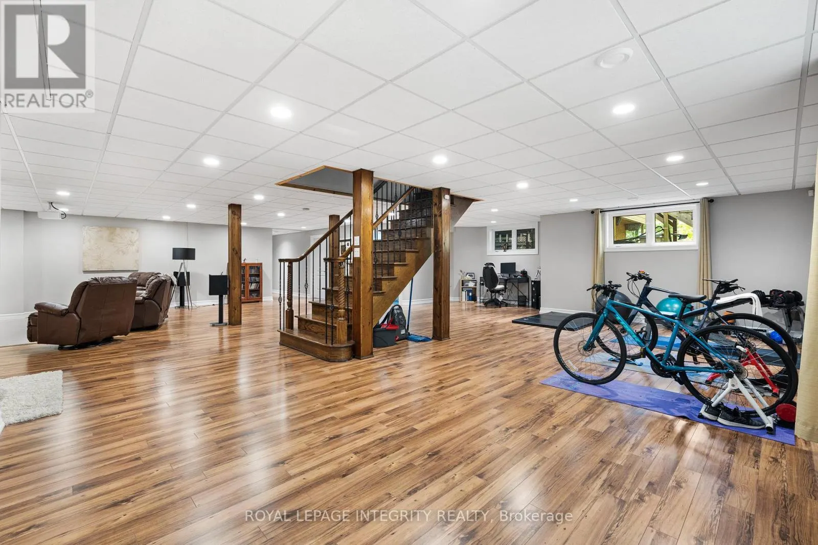 25 MARIE-EVE STREET E