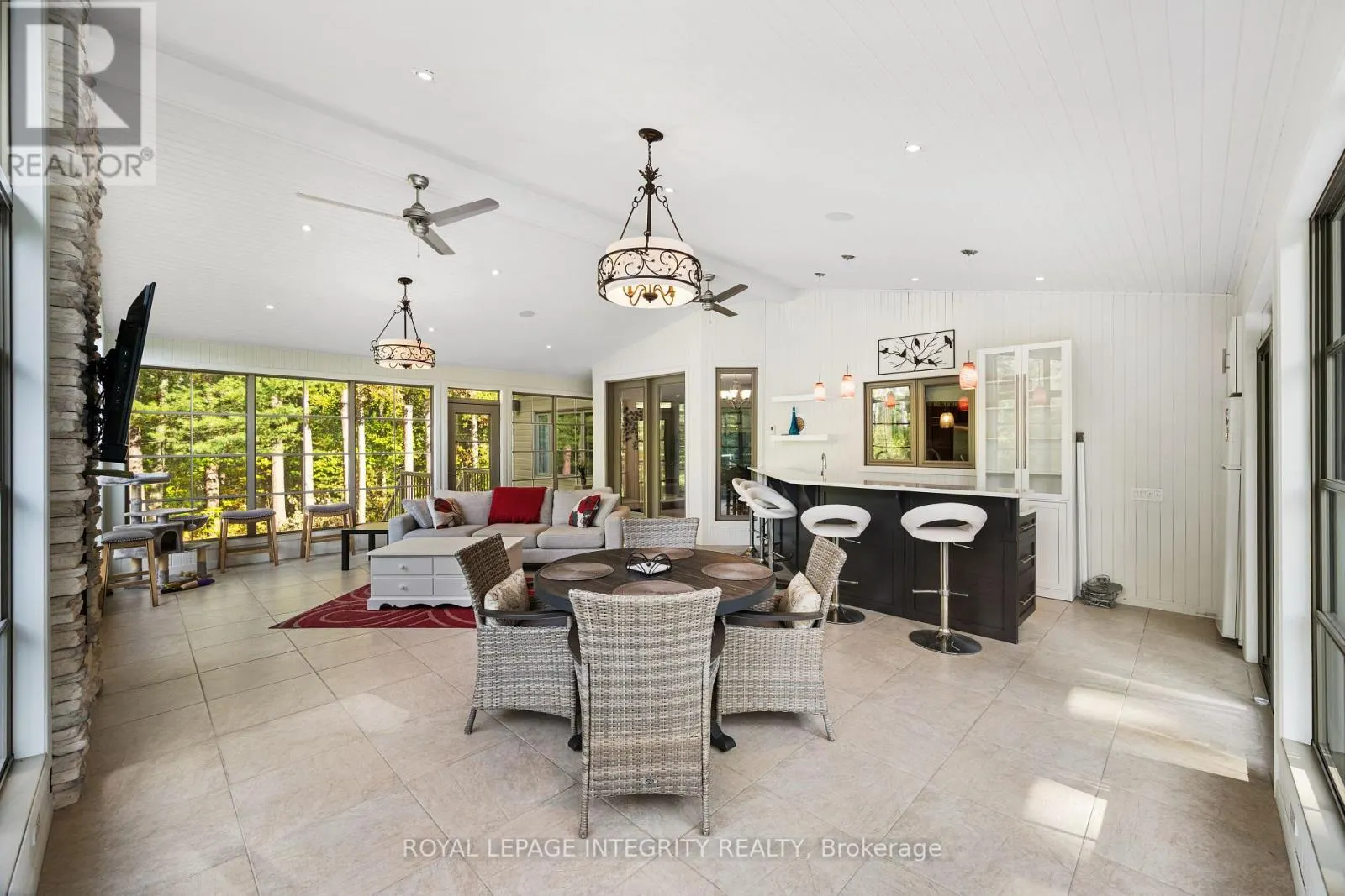 25 MARIE-EVE STREET E