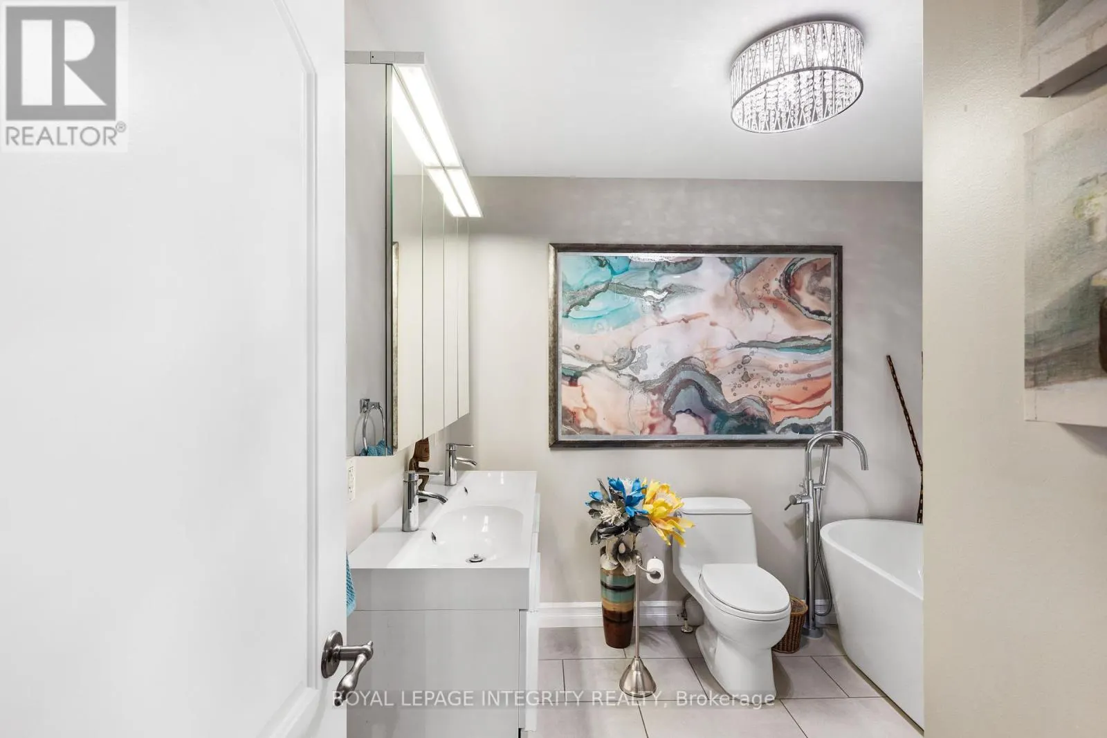 25 MARIE-EVE STREET E