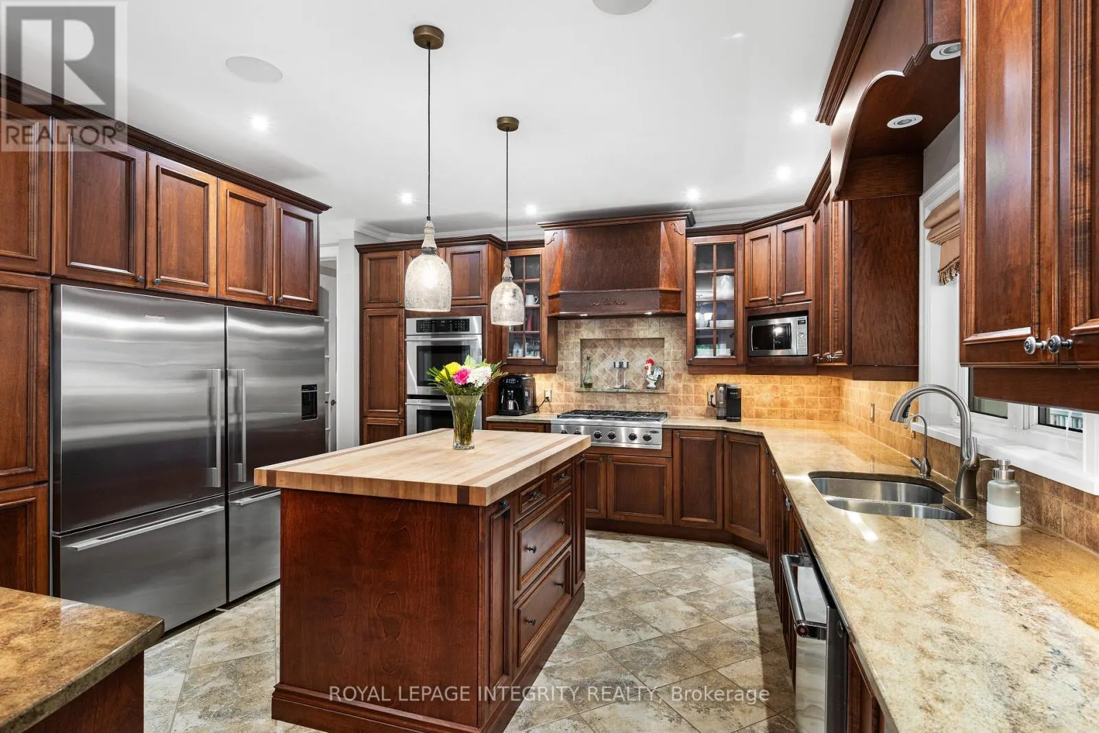 25 MARIE-EVE STREET E