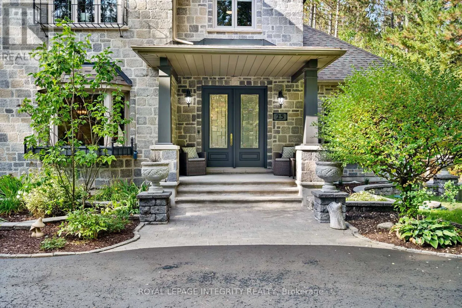 25 MARIE-EVE STREET E