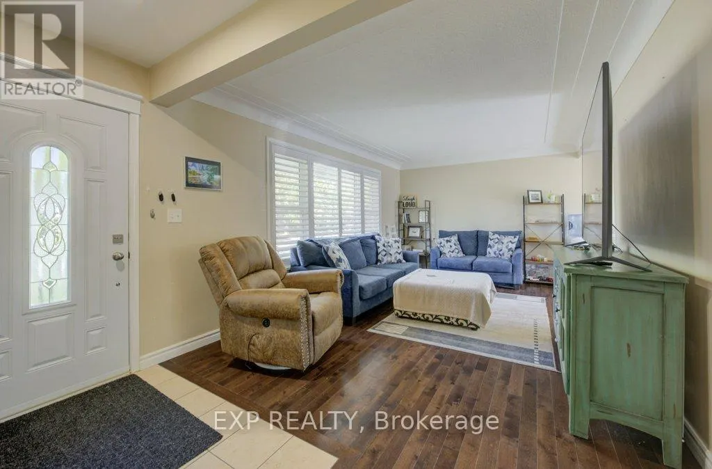 8568 CHAMPLAIN DRIVE