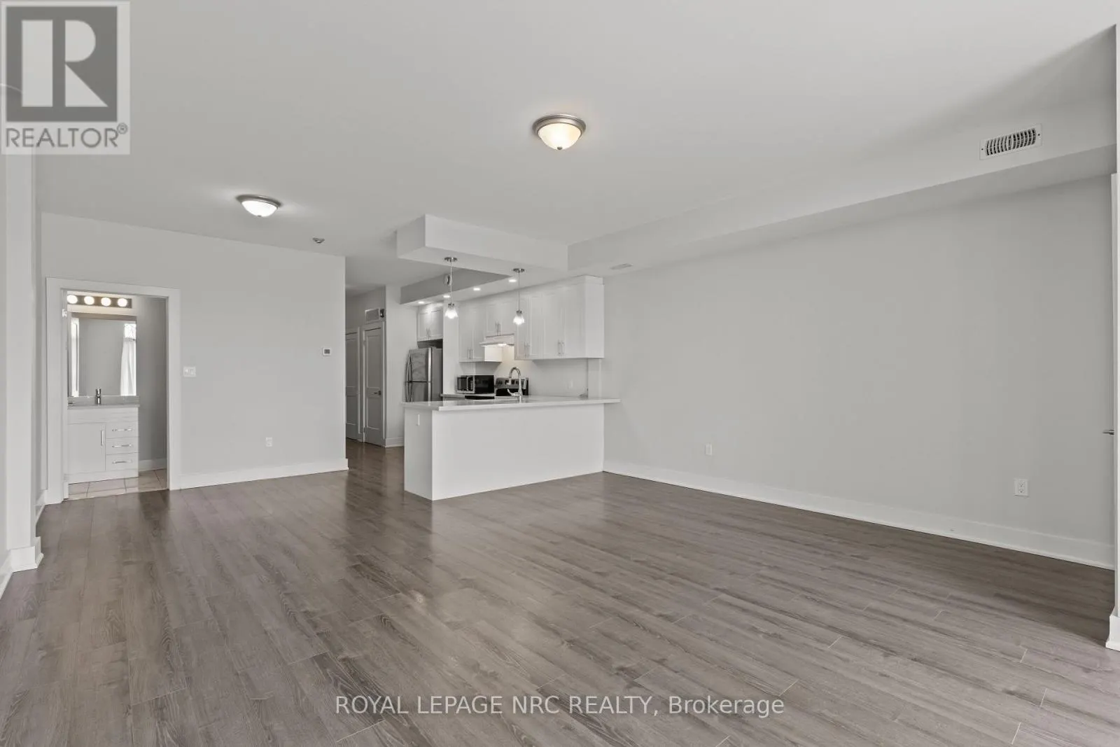 106 - 3710 MAIN STREET, #106