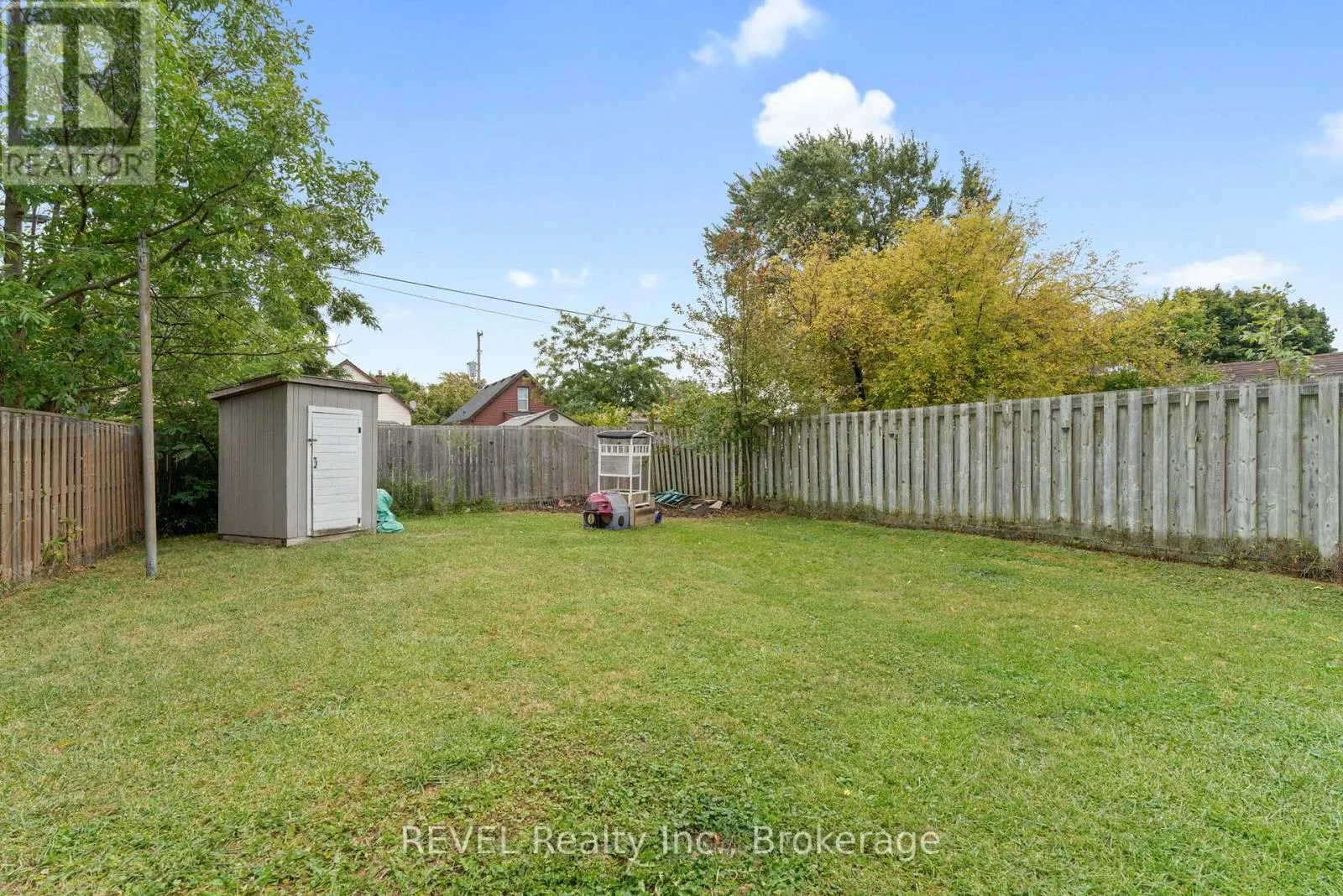 18 CROWLAND AVENUE