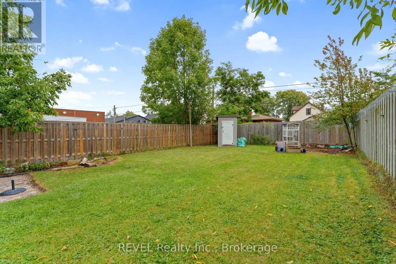18 CROWLAND AVENUE