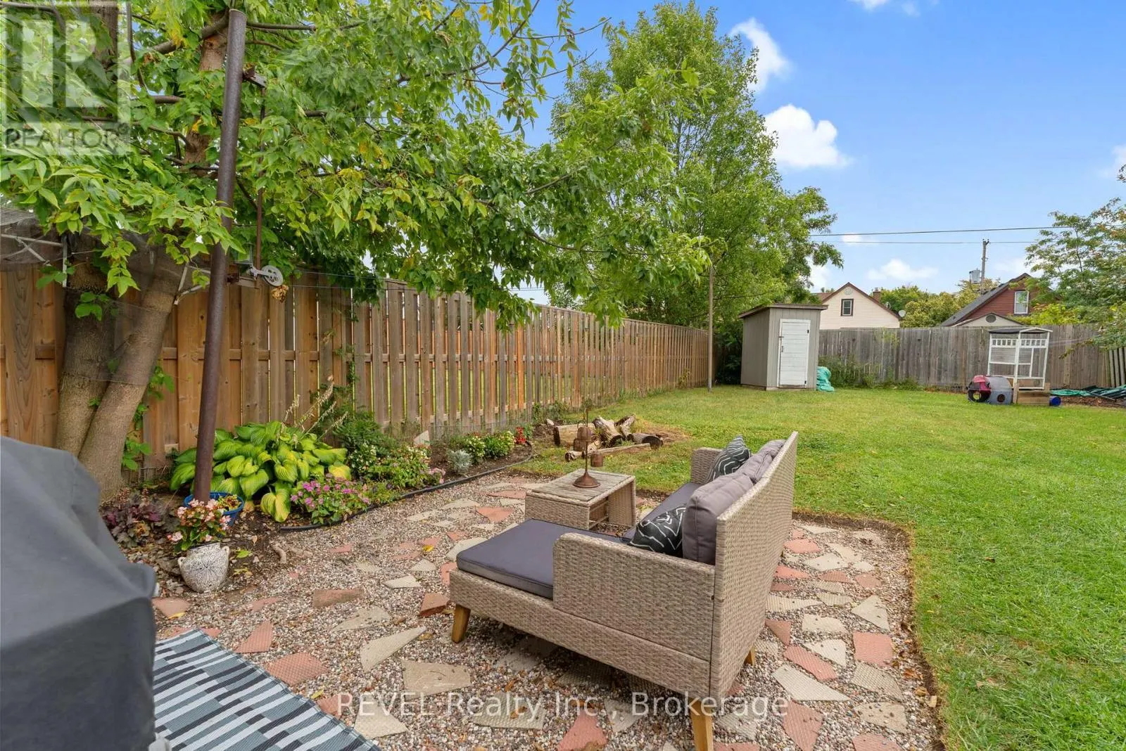 18 CROWLAND AVENUE