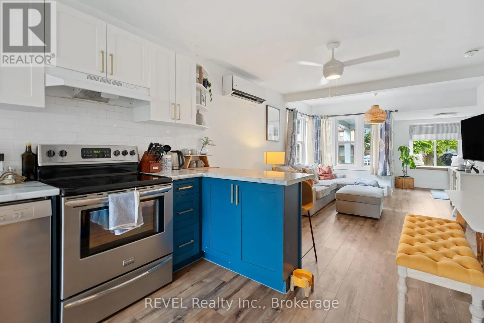 18 CROWLAND AVENUE