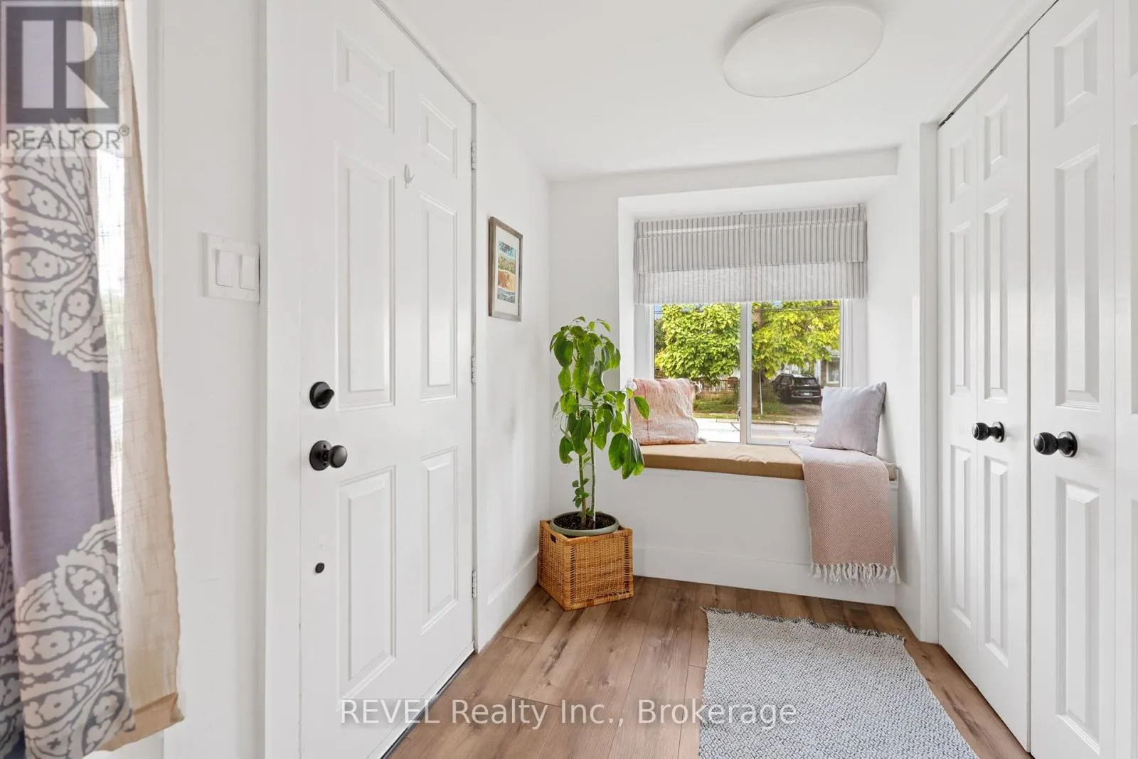 18 CROWLAND AVENUE